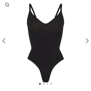 SKIMS SCULPTING BODYSUIT